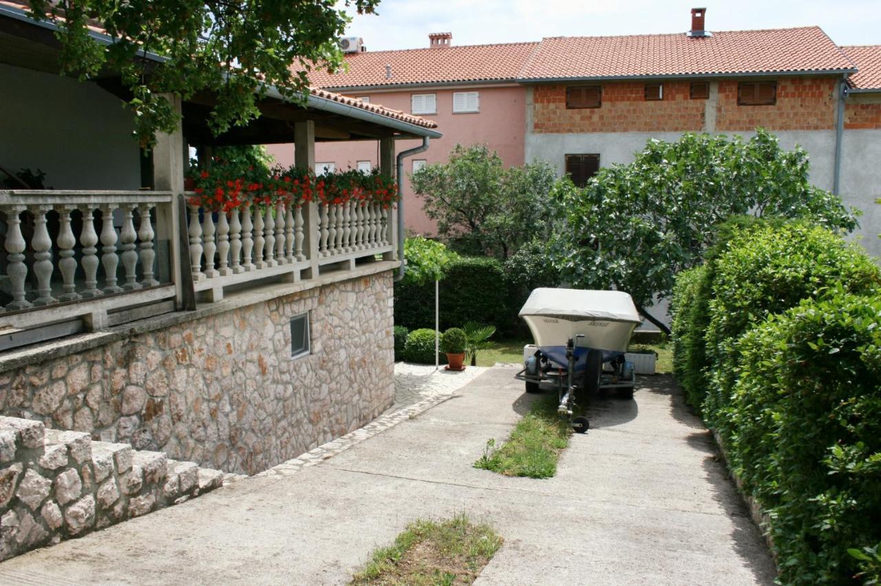 Apartments With A Parking Space Novi Vinodolski - 5529 Luaran gambar