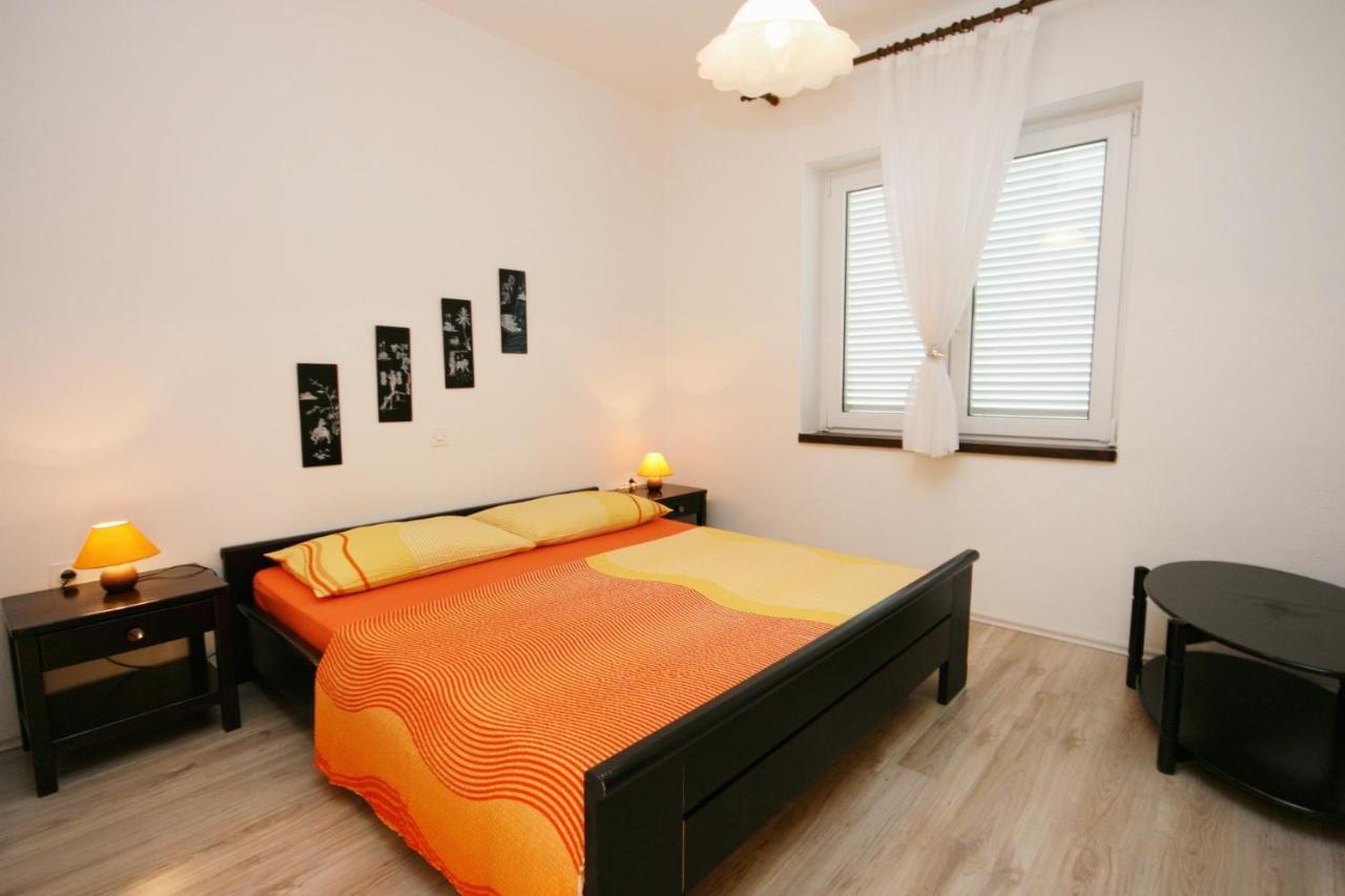 Apartments With A Parking Space Novi Vinodolski - 5529 Luaran gambar